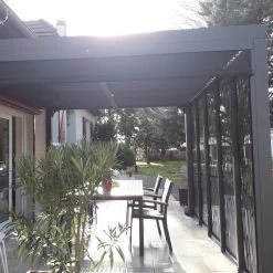 Pergola Bioclimatique Alu Anthracite 10,80m² Toit Avec Lames Ovales Alu + 5 Panneaux Moucharabieh + 1 Rideau Gris – HABRITA 13 Pergola Bioclimatique Alu Anthracite 10,80m² Toit Avec Lames Ovales Alu + 5 Panneaux Moucharabieh + 1 Rideau Gris – HABRITA -Abri De Jardin pergola bioclimatique alu anthracite 1080m toit avec lames ovales alu 5 panneaux moucharabieh 1 rideau gris habrita 5