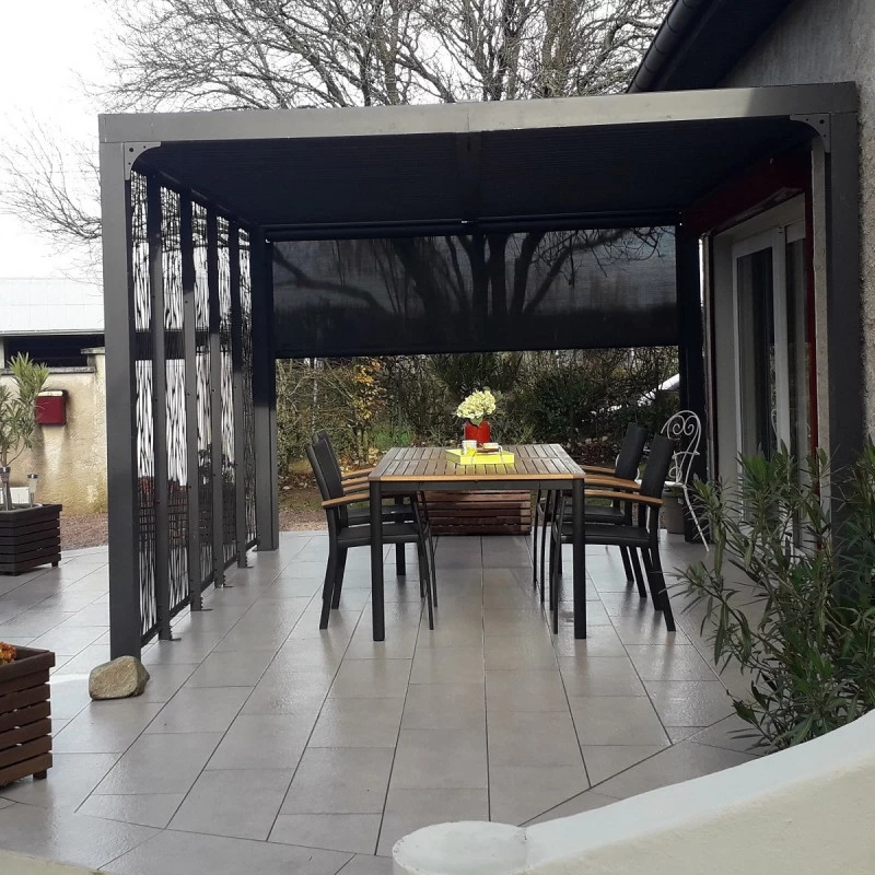 Pergola Bioclimatique Alu Anthracite 10,80m² Toit Avec Lames Ovales Alu + 5 Panneaux Moucharabieh + 1 Rideau Gris – HABRITA 3 Pergola Bioclimatique Alu Anthracite 10,80m² Toit Avec Lames Ovales Alu + 5 Panneaux Moucharabieh + 1 Rideau Gris – HABRITA