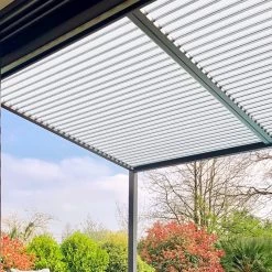Pergola Bioclimatique En Aluminium Avec Lames Orientables Blanches TRAMONTO - DCB Garden -Abri De Jardin pergola bioclimatique en aluminium avec lames orientables blanches tramonto dcb garden 2